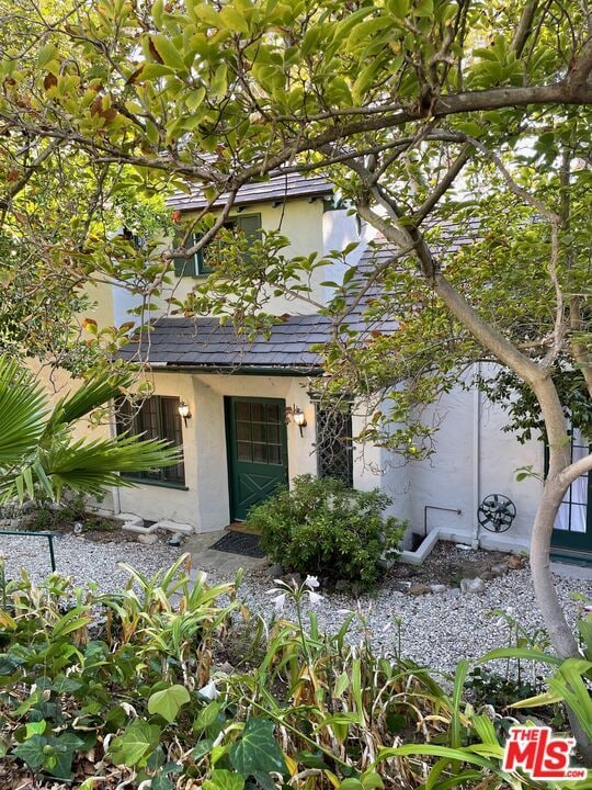 property at 3116 Lake Hollywood Dr