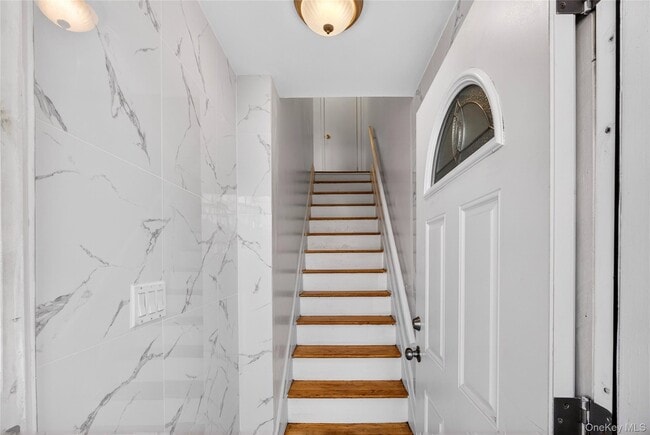 2112 Lacombe Ave in Bronx, NY - Building Photo - Building Photo