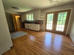 10 Richards Dr in Brunswick, ME - Building Photo - Building Photo