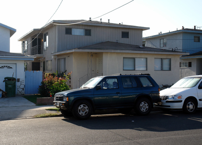 11884 Manor Dr in Hawthorne, CA - Building Photo - Building Photo