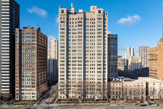 1500 N Lake Shore Dr in Chicago, IL - Building Photo - Building Photo