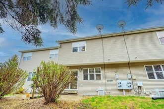 3020 Selkirk Dr in Sun Prairie, WI - Building Photo - Building Photo