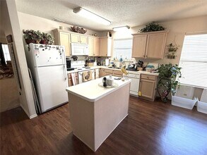 1203 Mallard Dr in Sherman, TX - Foto de edificio - Building Photo