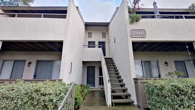 property at 21941 Rimhurst Dr