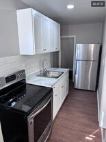 342X Ravenwood Ave in Baltimore, MD - Building Photo