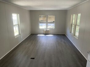 4 Crest Ave in Mount Dora, FL - Building Photo - Building Photo