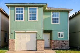 4906 S Cancun in Houston, TX - Building Photo
