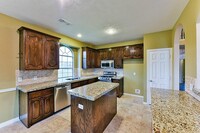 8135 Cove Timbers Ln in Tomball, TX - Building Photo - Building Photo