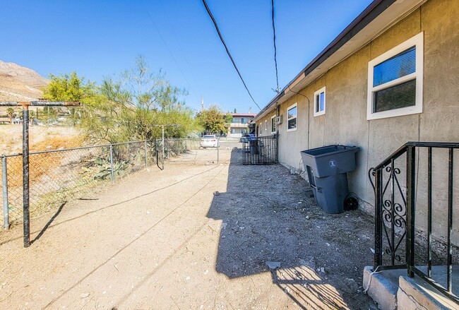 1867 Alabama St in El Paso, TX - Building Photo - Building Photo