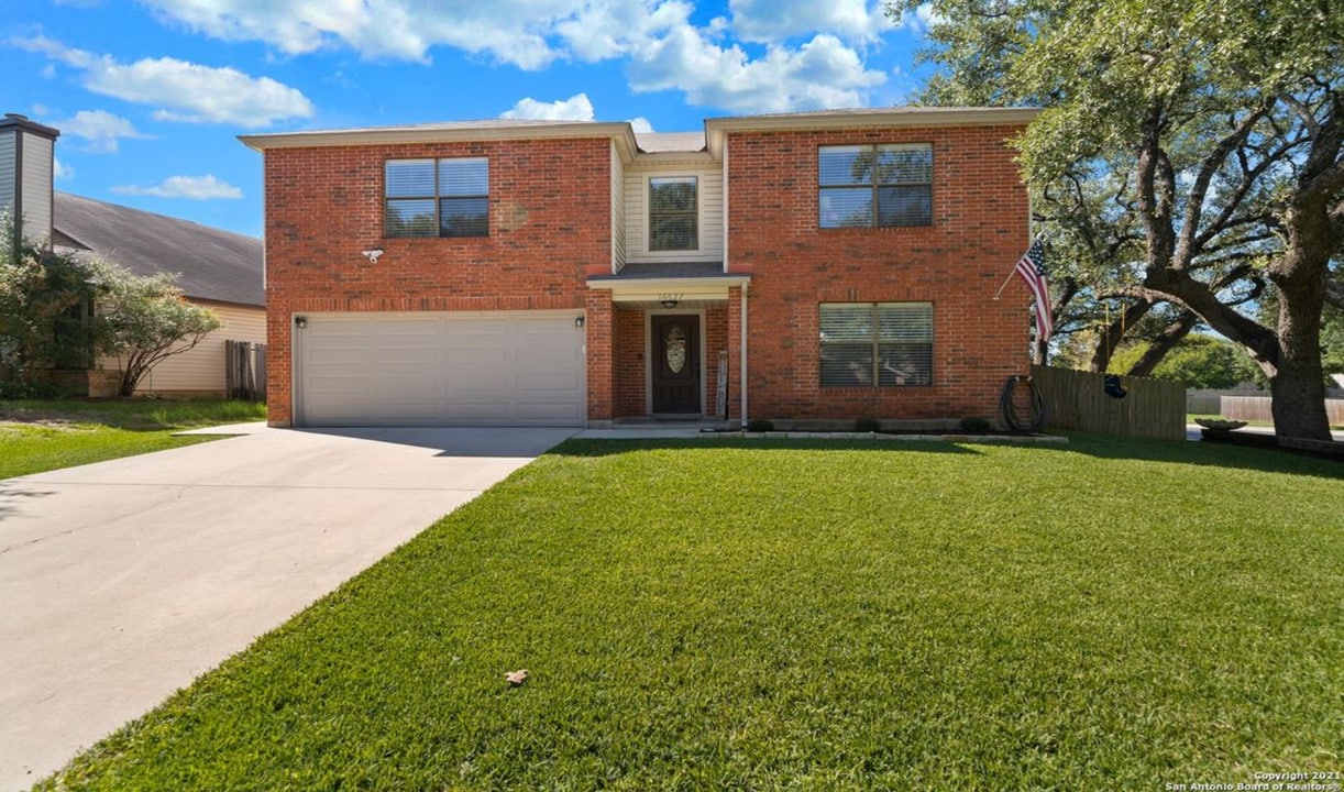 16627 Crystal Glade in San Antonio, TX - Building Photo