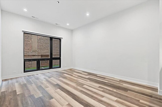 property at 2317 N Clark St
