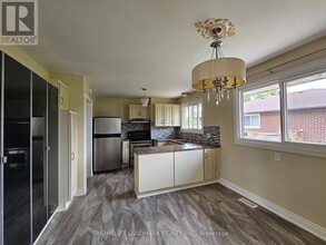 499 Tennyson Ct in Oshawa, ON - Building Photo - Building Photo