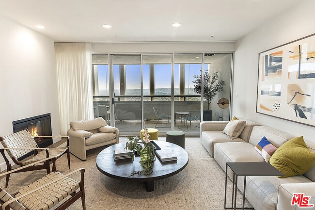 5670 Wilshire Blvd in Los Angeles, CA - Building Photo - Building Photo