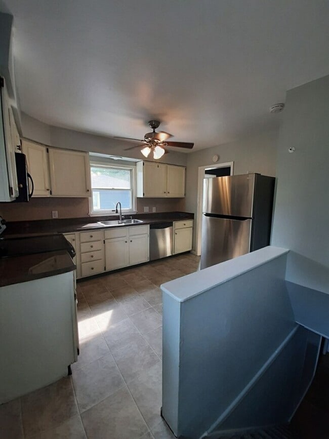 1508 Lincoln Rd in Bettendorf, IA - Building Photo - Building Photo