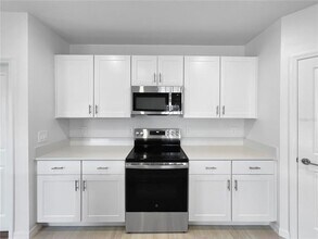 17570 Shirewood Wy in Land O Lakes, FL - Building Photo - Building Photo