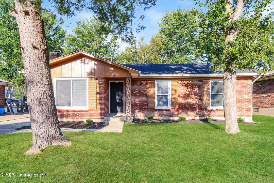 4214 St Thomas Ave in Louisville, KY - Building Photo
