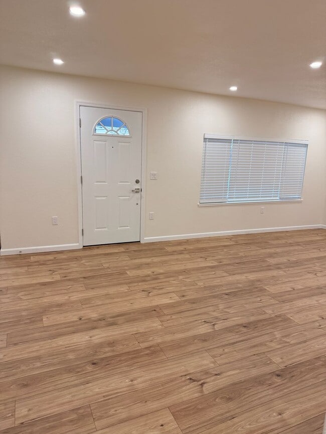 306 England Ave in Salinas, CA - Building Photo - Building Photo