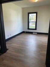 902 E Kemp Ave in Watertown, SD - Building Photo - Building Photo