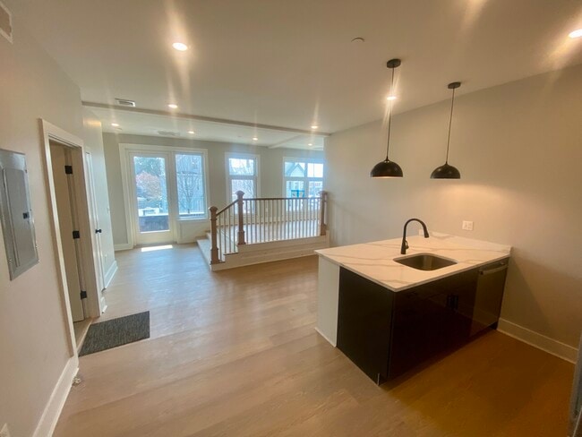 379 Somerville Ave, Unit 3