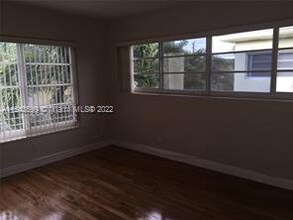 350 84th St-Unit -5 in Miami Beach, FL - Foto de edificio - Building Photo