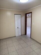 3748 W Cermak Rd, Unit Ground in Chicago, IL - Foto de edificio - Building Photo