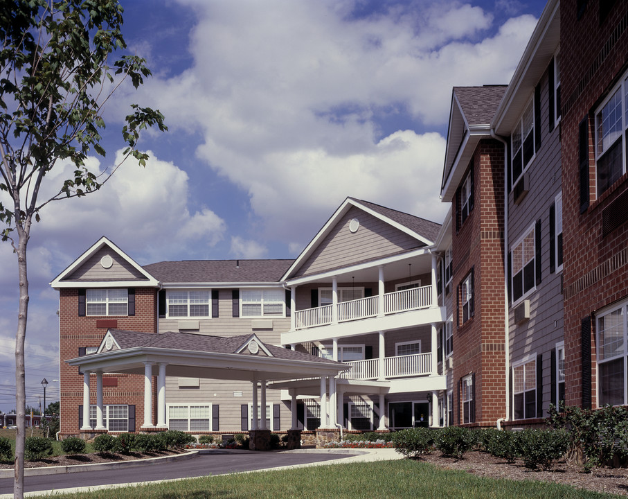 Studevan Apartments in Sharon Hill, PA - Foto de edificio