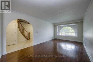 7881 Dufferin St in Vaughan, ON - Building Photo - Building Photo