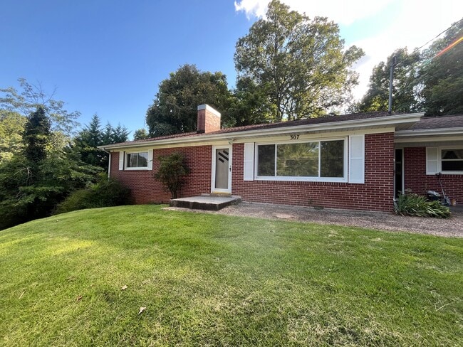 property at 307 Forest Hills Dr