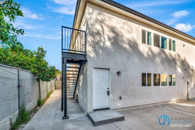 11845 Hamlin St in Los Angeles, CA - Foto de edificio - Building Photo