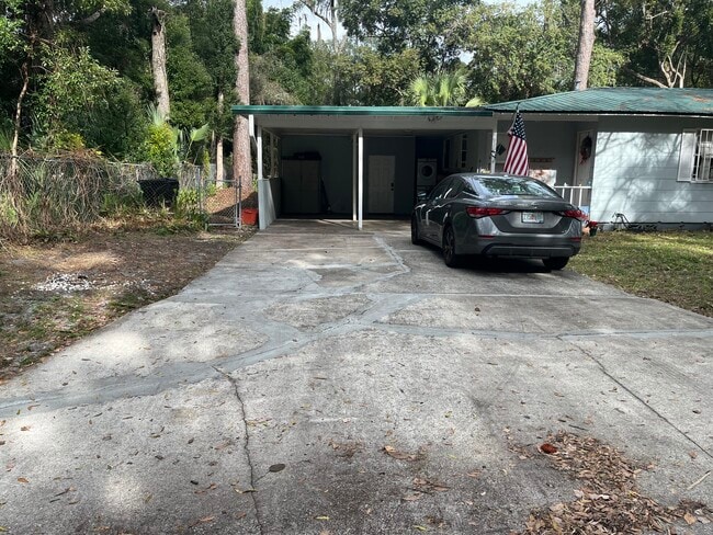 920 NE 5th Ave, Unit 920S in Gainesville, FL - Foto de edificio - Building Photo