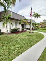 10395 N Kendall Dr in Miami, FL - Building Photo
