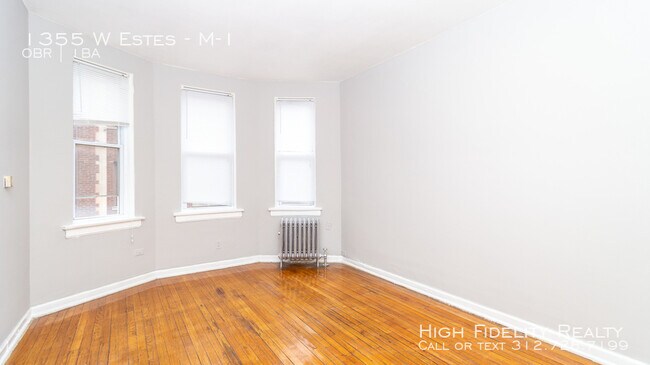 1355 W Estes Ave-Unit -M-1 in Chicago, IL - Building Photo - Building Photo