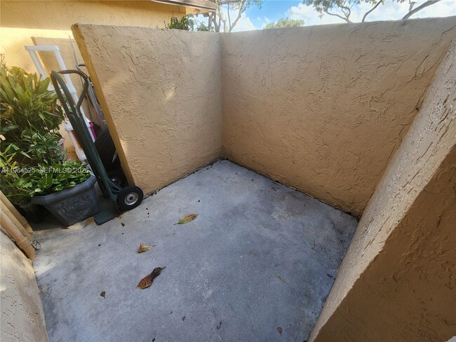 10967 NW 30th Pl in Sunrise, FL - Building Photo - Building Photo