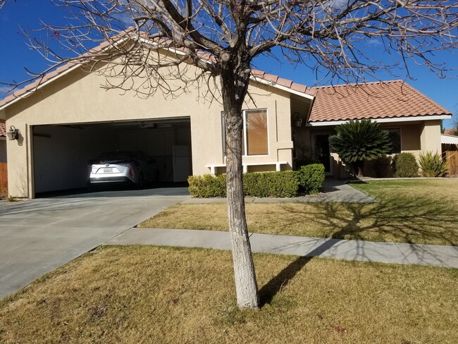 13022 High Vista St in Victorville, CA - Building Photo - Building Photo