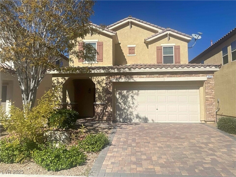 242 Botanic Gardens Dr in Las Vegas, NV - Building Photo