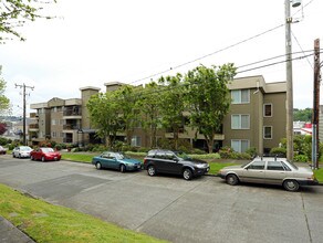 Nature's Haven: Rooftop, Views, Walk to pa... in Seattle, WA - Foto de edificio - Building Photo