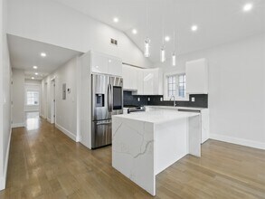 494 Liberty Ave in Jersey City, NJ - Building Photo - Building Photo