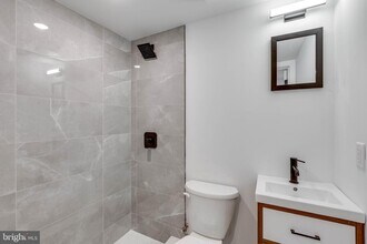 4220 Baltimore Ave in Philadelphia, PA - Foto de edificio - Building Photo