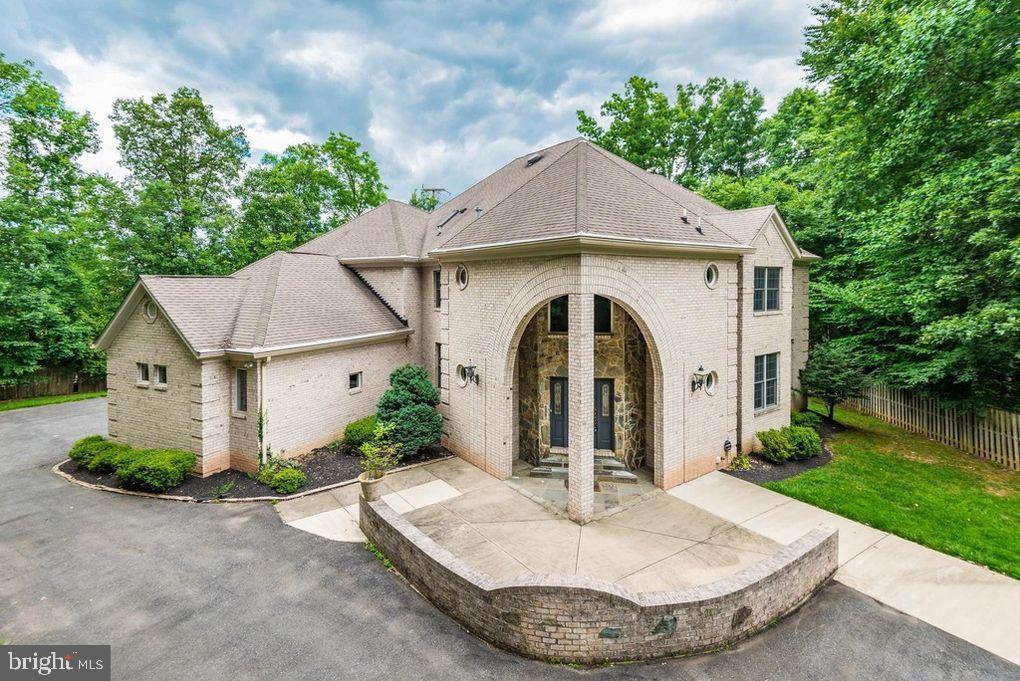 18 Nantucket Ct in Potomac, MD - Building Photo