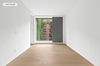 251 W 14th St in New York, NY - Building Photo - Building Photo