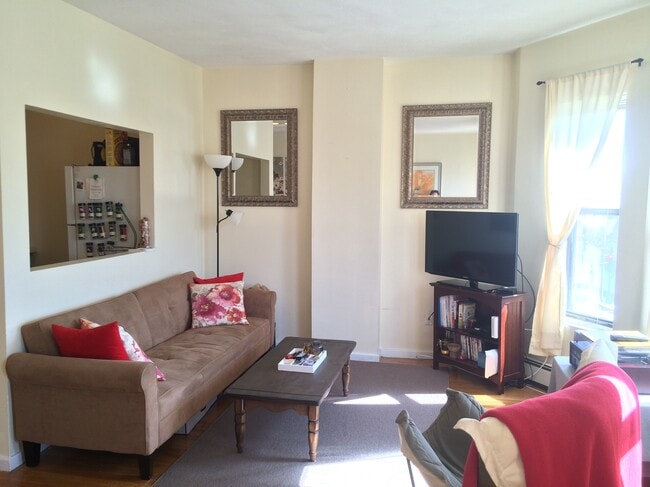 1115 Harrison Ave, Unit #2 in Boston, MA - Foto de edificio - Building Photo