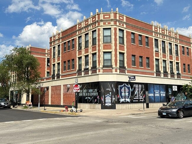 property at 2737 N Spaulding Ave