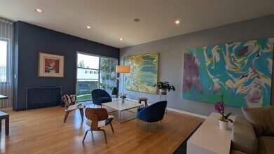 7121 Hillside Ave in Los Angeles, CA - Building Photo - Building Photo
