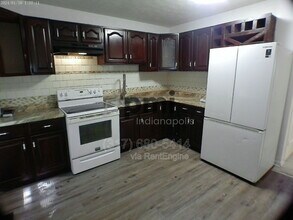 1061 W 33rd St in Indianapolis, IN - Foto de edificio - Building Photo