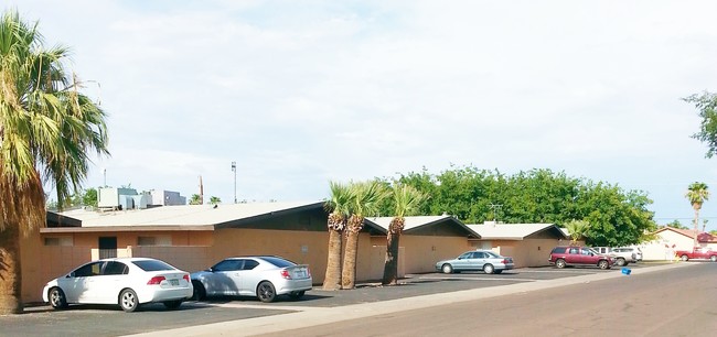 Arrowhead Apartments in Casa Grande, AZ - Building Photo - Building Photo