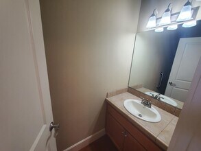 495 Columbia Point Dr in Richland, WA - Building Photo - Building Photo