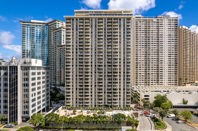 1717 Ala Wai in Honolulu, HI - Foto de edificio - Building Photo