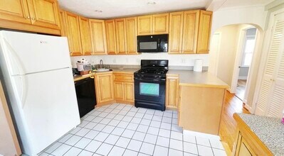 18 Taft Rd in Weymouth, MA - Building Photo - Building Photo