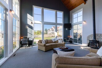 The Vista at Rocky Fork in Gahanna, OH - Foto de edificio - Building Photo