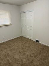 25725 Princeton St in Dearborn Heights, MI - Building Photo - Building Photo